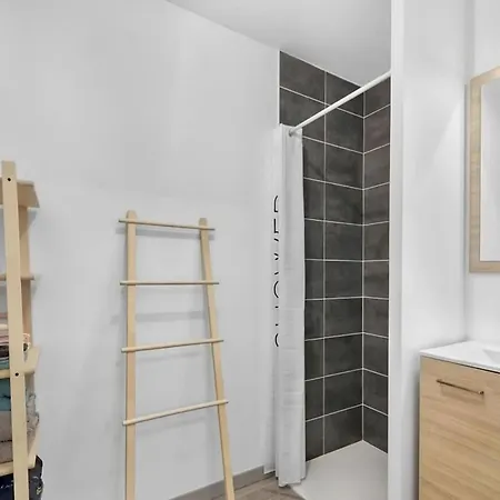 New 3-room In Secure *